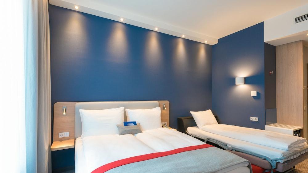 Hotel Express West 3*