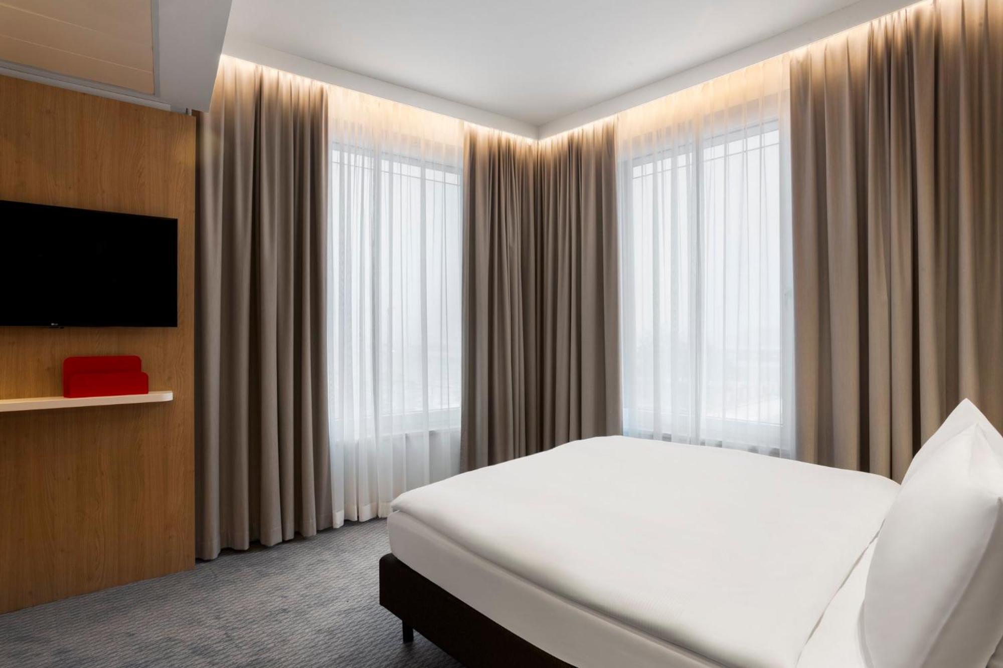 Express West 3*