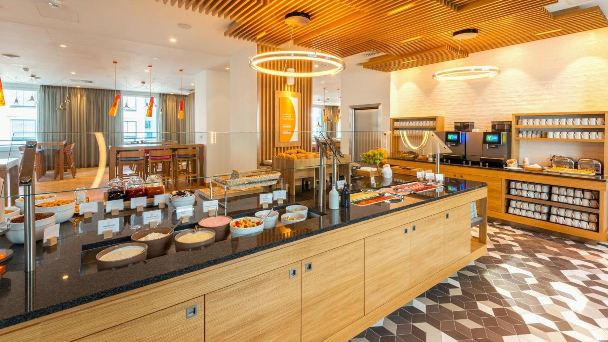 Hotel Express West By Ihg 3*